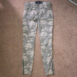 Hollister Camo jeans